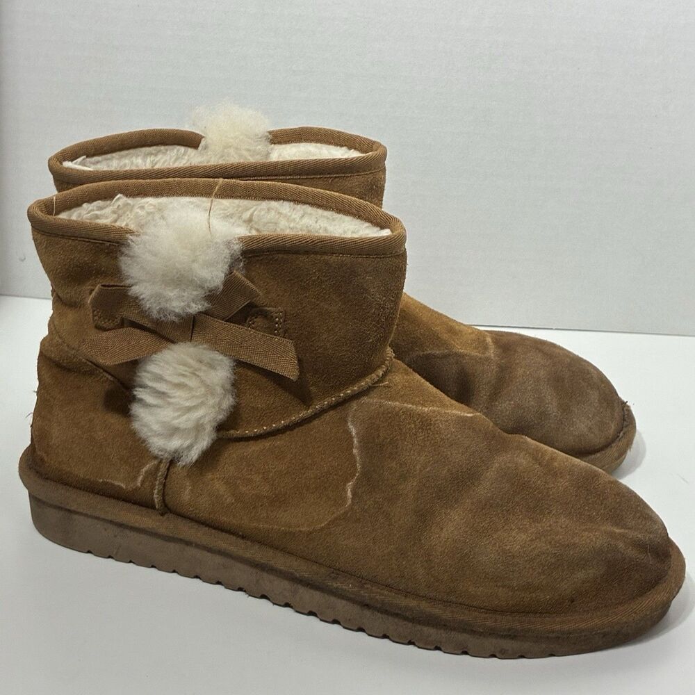 Koolaburra by UGG Women’s Size 10 Brown Suede Pom Pom Ankle Boots Shearling